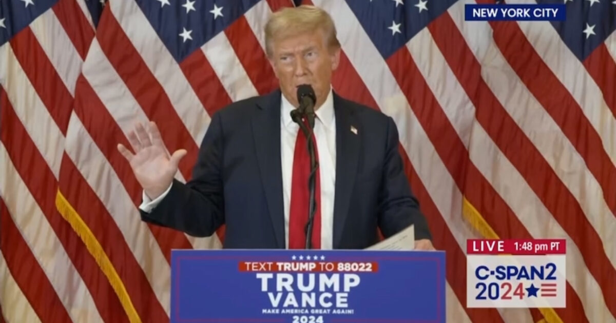 “She Lost 325,000 Children” – Trump Slams Kamala Harris’ Open Border Policies in Press Conference Ahead of Kamala’s Arizona Border Visit (VIDEO)